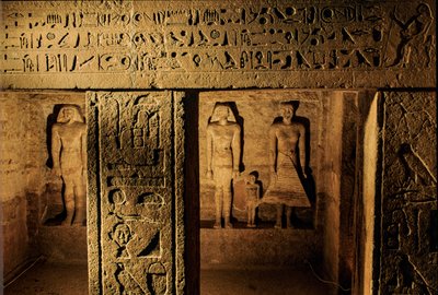 Egipt; Stare Państwo; Grobowiec Qar; Grobowiec Kar; Giza; archeologia autorstwa Kenneth Garrett