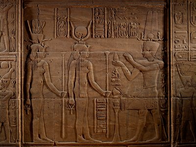 MM7836; Kleopatra; Egipt; Świątynia Philae; Asuan; Świątynia Izydy; Ostatni faraon Ptolemeusz I..., 2011 (zdjęcie) autorstwa Kenneth Garrett