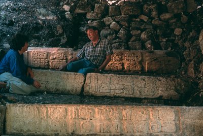 Majowie; Gwatemala; Ruta Maya, Dos Pilas. Arthur Demarest, Federico Fashen autorstwa Kenneth Garrett
