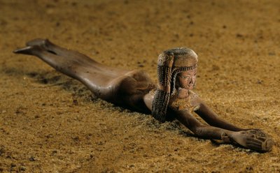 Łyżka Unguent; panowanie Amenhotepa III; drewno; złoto, 2009 (foto) autorstwa Kenneth Garrett