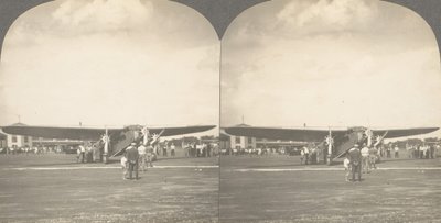 Grupa 3 sterograficznych widoków lotnictwa, w tym braci Wright, 1900-1929. autorstwa Keystone View Company