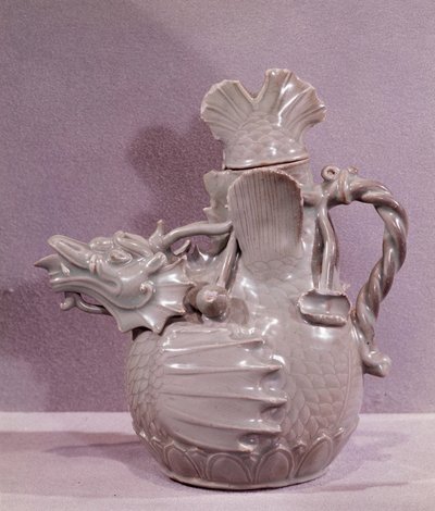 Art coreen: ceramiczny akwamaryn w kształcie wodnego smoka. okres Koryo autorstwa Korean School