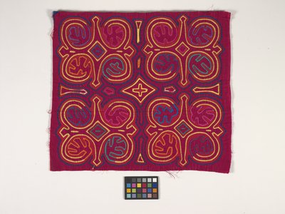 Panel koszuli (Mola) (zdjęcie) autorstwa Kuna Indian Culture