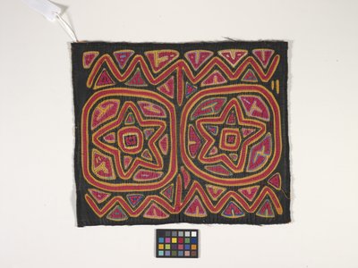 Panel koszuli (Mola) (zdjęcie) autorstwa Kuna Indian Culture