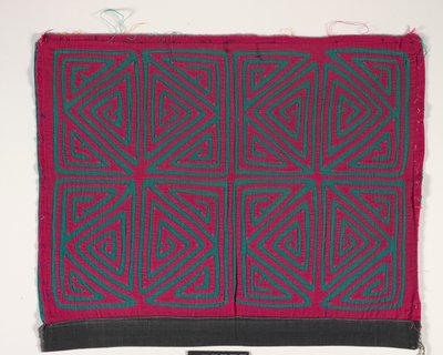 Panel koszuli (mola), ok. 1950 r. (bawełna z aplikacjami) autorstwa Kuna Indian Culture