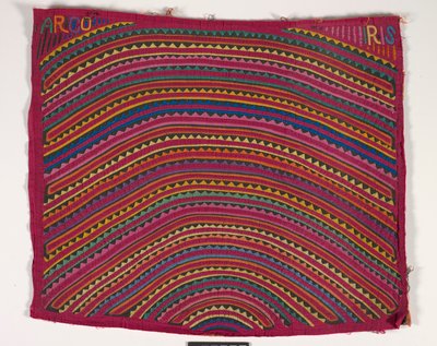 Panel koszuli (mola) (bawełna z aplikacjami) autorstwa Kuna Indian Culture