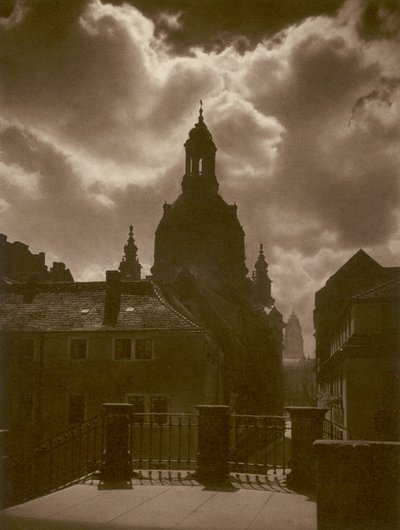 Drezno, Frauenkirche (zdjęcie czarno-białe) autorstwa Kurt Hielscher