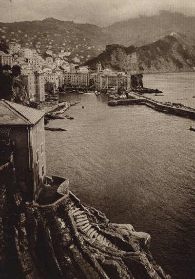 Włochy: Camogli, Riwiera (zdjęcie czarno-białe) autorstwa Kurt Hielscher