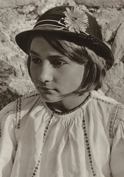 Rumunia: Dragus, wieśniaczka (zdjęcie czarno-białe) autorstwa Kurt Hielscher