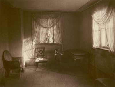 Weimar, wieczorny promień słońca w gabinecie Goethego w domku ogrodowym; Weimar, Wieczorne słońce w gabinecie Goethego w altanie (zdjęcie czarno-białe) autorstwa Kurt Hielscher