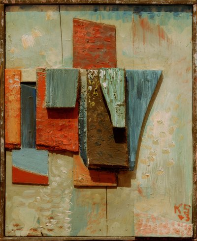 Kolorowa konstrukcja z drewna autorstwa Kurt Schwitters