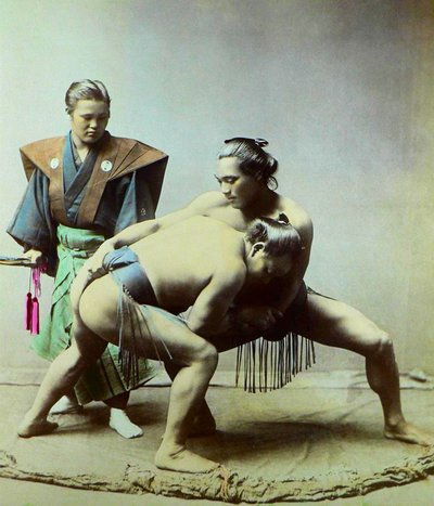 Zapaśnicy sumo, ok.1880 (zdjęcie) autorstwa Kusakabe (attr. to) Kimbei