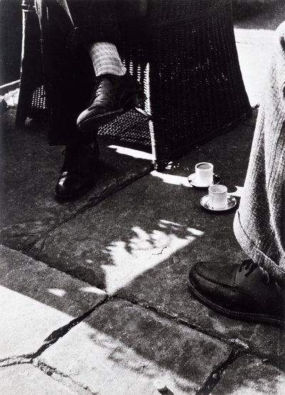 At Coffee (zdjęcie w stylu vintage, żelatynowo-srebrne) autorstwa Laszlo Moholy Nagy