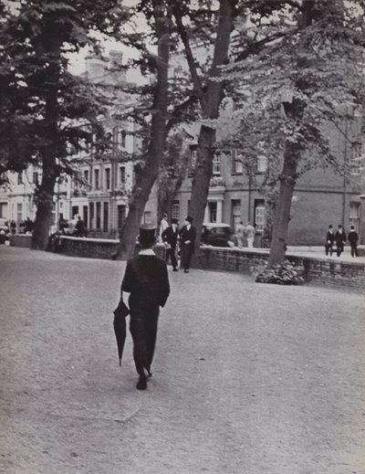Eton, Między szkołami (zdjęcie czarno-białe) autorstwa Laszlo Moholy Nagy