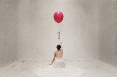 Sięgając po czerwony balon autorstwa Laura Benvenuti