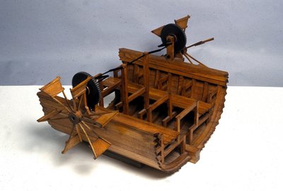 Łódź z napędem kołowym. Model z rysunku Leonarda da Vinci (Leonardo da Vinci). Muzeum Nauki i Techniki, Mediolan. autorstwa Leonardo da (after) Vinci