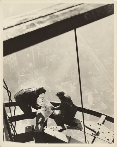 Empire State Building, Nowy Jork autorstwa Lewis W. Hine