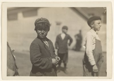 [Joe (José) Mello, Acushnet Mills, New Bedford, Massachusetts]. autorstwa Lewis W. Hine