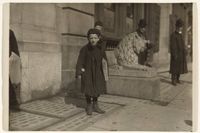 Newsboy autorstwa Lewis W. Hine