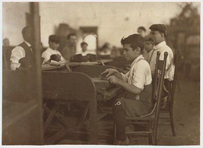 Praktykant dziecięcy w Fabryce Cygar De Pedro Casellas, Tampa, Floryda, 1909 r. autorstwa Lewis Wickes Hine