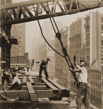 Empire State Building robotników budowlanych, ok. 1930 autorstwa Lewis Wickes Hine