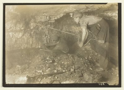 Wiercenie pod strzał: Staromodny sposób wydobywania węgla autorstwa Lewis Wickes Hine