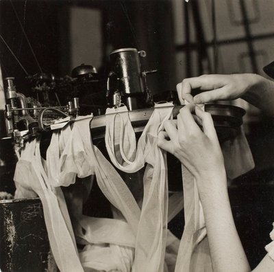 Pracownik pończoszniczy autorstwa Lewis Wickes Hine