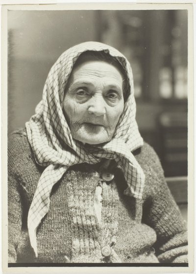 Żydowska babcia, Ellis Island autorstwa Lewis Wickes Hine