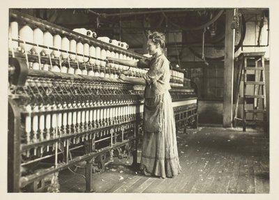 Dawna przędzarka w południowej przędzalni bawełny autorstwa Lewis Wickes Hine