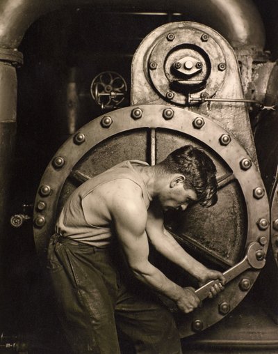 Mechanik elektrowni, ok. 1924 autorstwa Lewis Wickes Hine