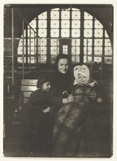 Rosyjska rodzina, Ellis Island autorstwa Lewis Wickes Hine