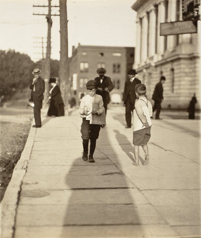 Uliczne zawody autorstwa Lewis Wickes Hine