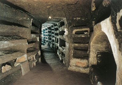 Galeria z grobowcami Loculus (zdjęcie) autorstwa Unbekannt Unbekannt