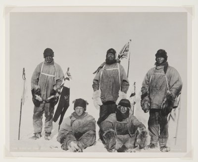 Piątka na biegunie południowym (druk bromowy) autorstwa Lieutenant Henry Robertson Bowers