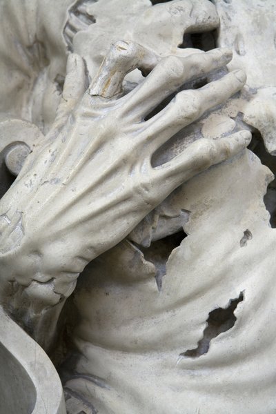 Obdarty ze skóry, czyli szkielet, szczegół autorstwa Ligier Richier