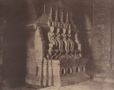 Nr 23: Pugahm Myo [Pagan]. Figury w Pagodzie Damayangyee [Dhamma-yan-gyi]. autorstwa Linnaeus Tripe