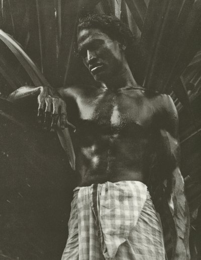 Nudny (czarno-białe zdjęcie) autorstwa Lionel Wendt