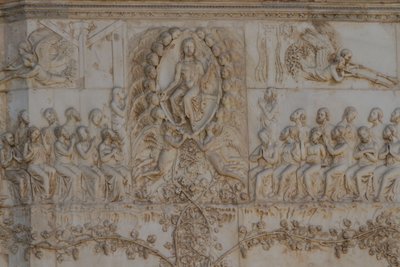 Sceny Sądu Ostatecznego, Opowieści Apokalipsy, płaskorzeźby Lorenzo Maitani (przed 1275-1330) i asystenci, czwarty filar, fasada katedry w Orvieto, Umbria, Włochy autorstwa Lorenzo Maitani