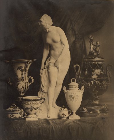 Martwa natura ze statuetką i wazonami autorstwa Louis-Rémy Robert