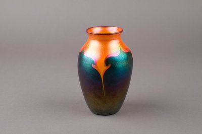 Waza autorstwa Louis Comfort Tiffany
