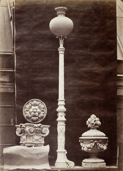 Szczegóły wnętrza i kandelabry, Théâtre du Vaudeville, Paryż autorstwa Louis Emile Durandelle