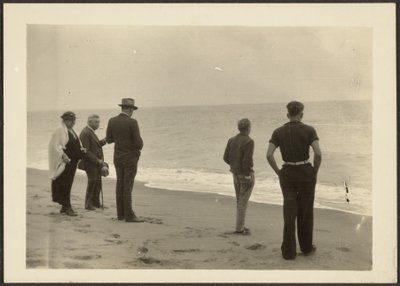 [Rodzina Fleckensteinów na plaży] autorstwa Louis Fleckenstein