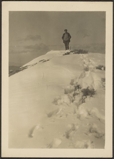 [Louis Fleckenstein na Telescope Peak]. autorstwa Louis Fleckenstein