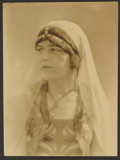 [Nautch Girl] autorstwa Louis Fleckenstein