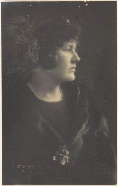 [Portret kobiety w futrze]. autorstwa Louis Fleckenstein