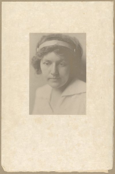 Sara Holin autorstwa Louis Fleckenstein