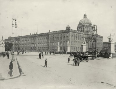Berlin, pałac miejski autorstwa Lucien Levy