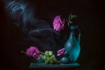 Eteryczna martwa natura z różami autorstwa Lydia Jacobs