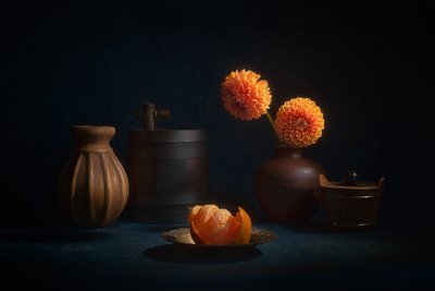 Martwa natura z pomarańczową dalią autorstwa Lydia Jacobs