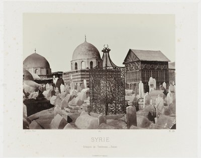 Gezicht op een begraafplaats in Damaszek (Syria/Grupy Grobowców - Damaszek) Architektura starożytna: Egipt, Grecja, Azja Mniejsza: Album fotograficzny (tytuł serii) autorstwa Maison Bonfils